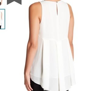 Vince Camuto Pleat Back Core Blouse - L